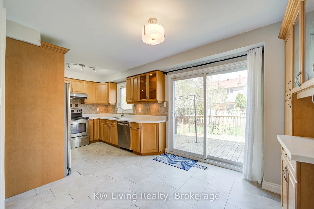 2173, Margot, 1015 - RO River Oaks, Oakville