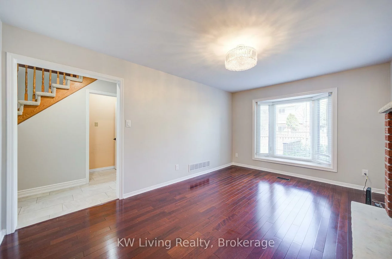 2173, Margot, 1015 - RO River Oaks, Oakville