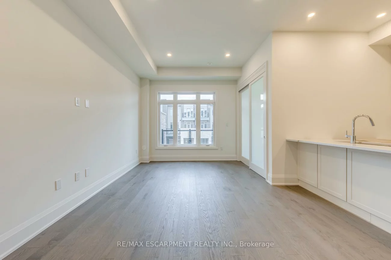 3323, Azam, 1008 - GO Glenorchy, Oakville