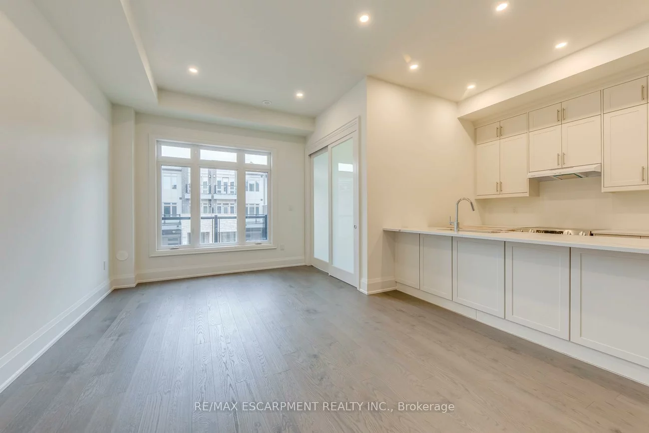 3323, Azam, 1008 - GO Glenorchy, Oakville