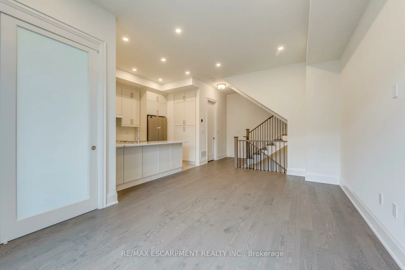 3323, Azam, 1008 - GO Glenorchy, Oakville