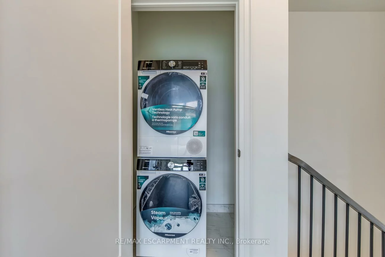 3323, Azam, 1008 - GO Glenorchy, Oakville