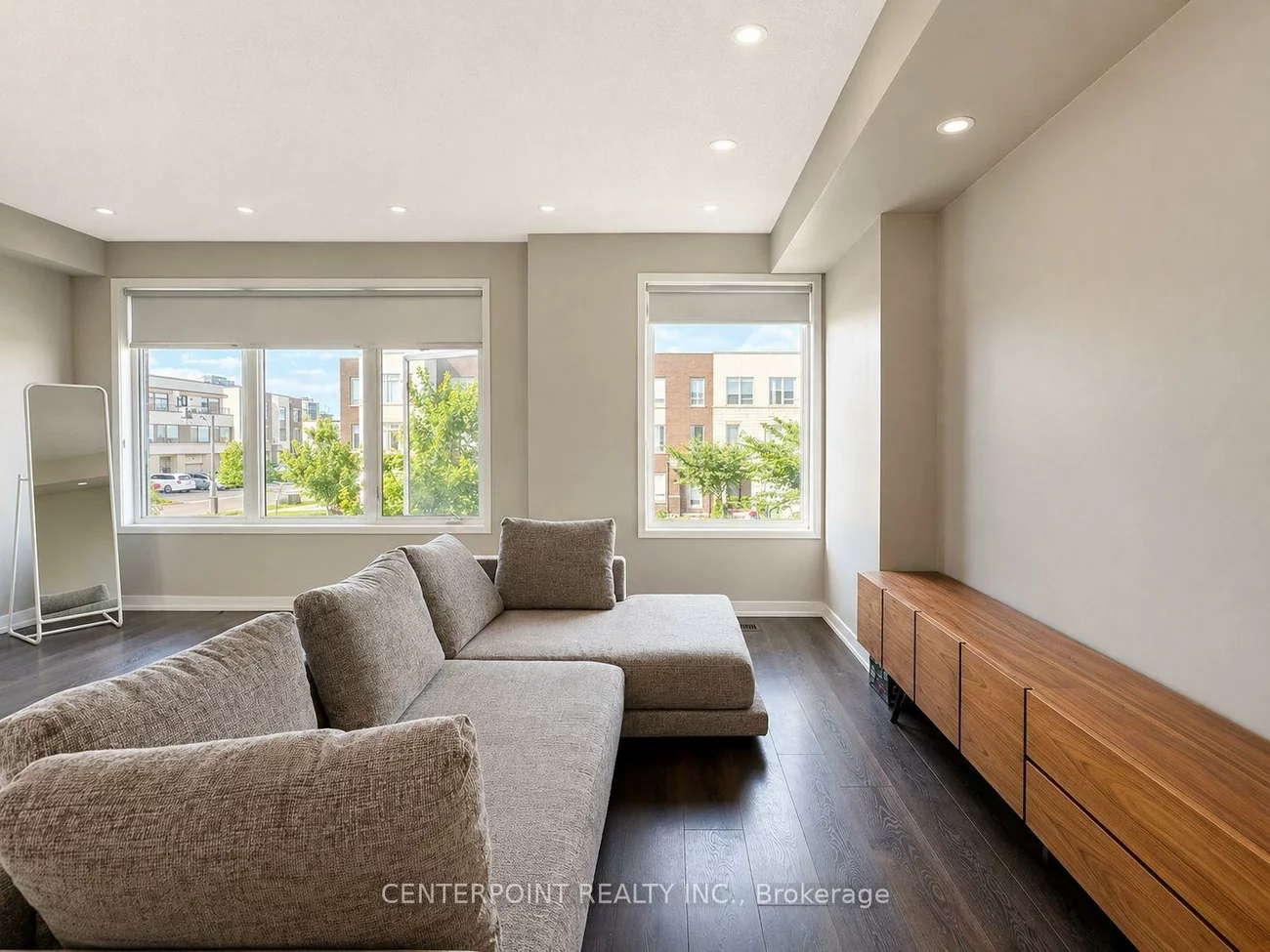 3096, Ernest Appelbe, 1008 - GO Glenorchy, Oakville