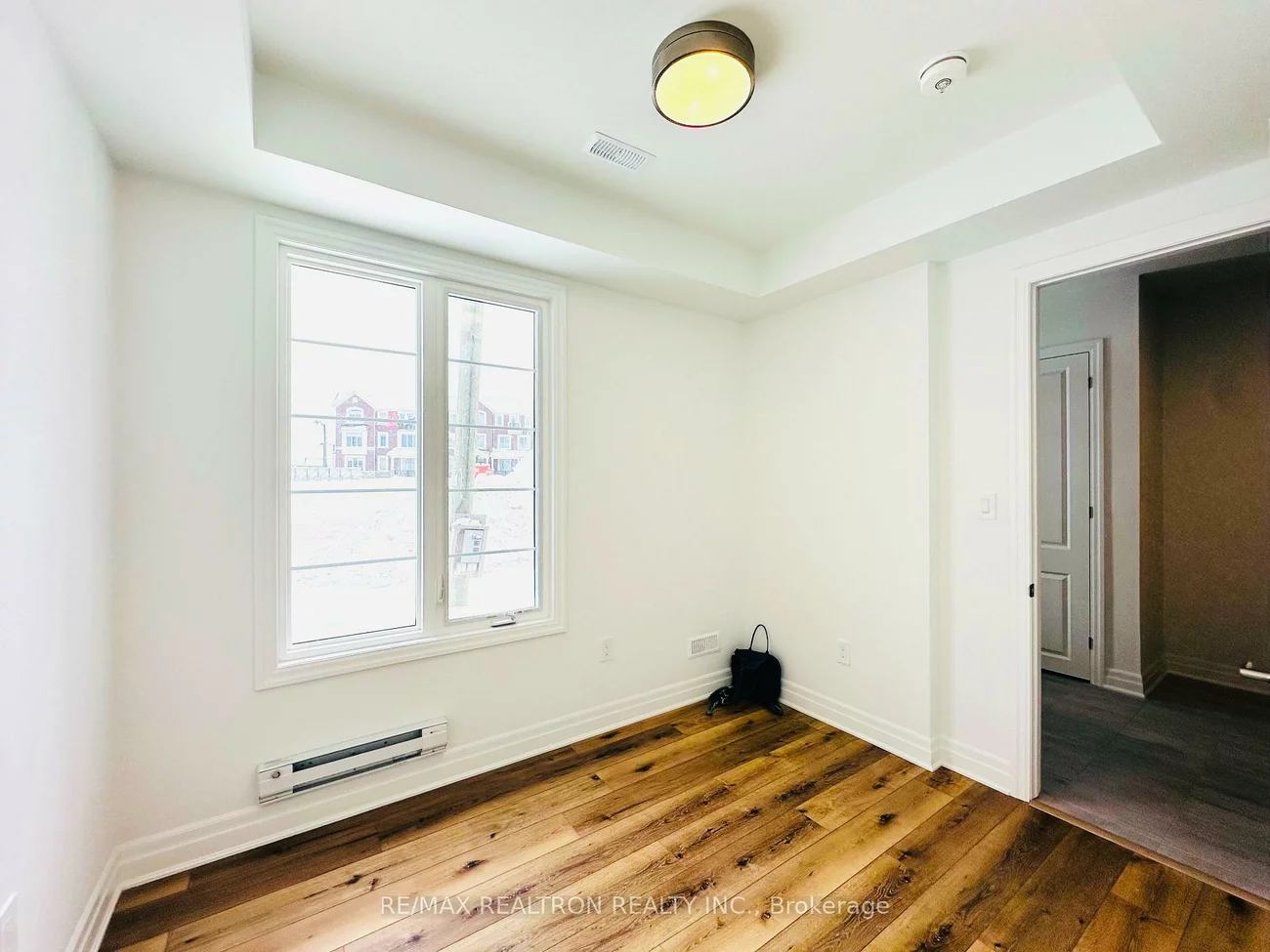 1291, Courtleigh, 1010 - JM Joshua Meadows, Oakville