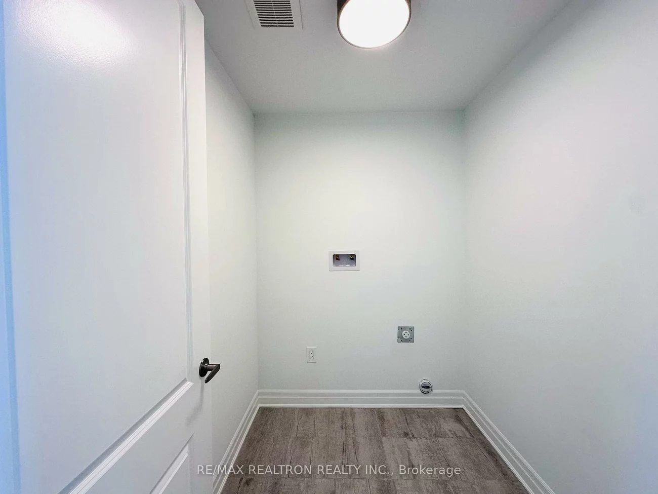 1291, Courtleigh, 1010 - JM Joshua Meadows, Oakville