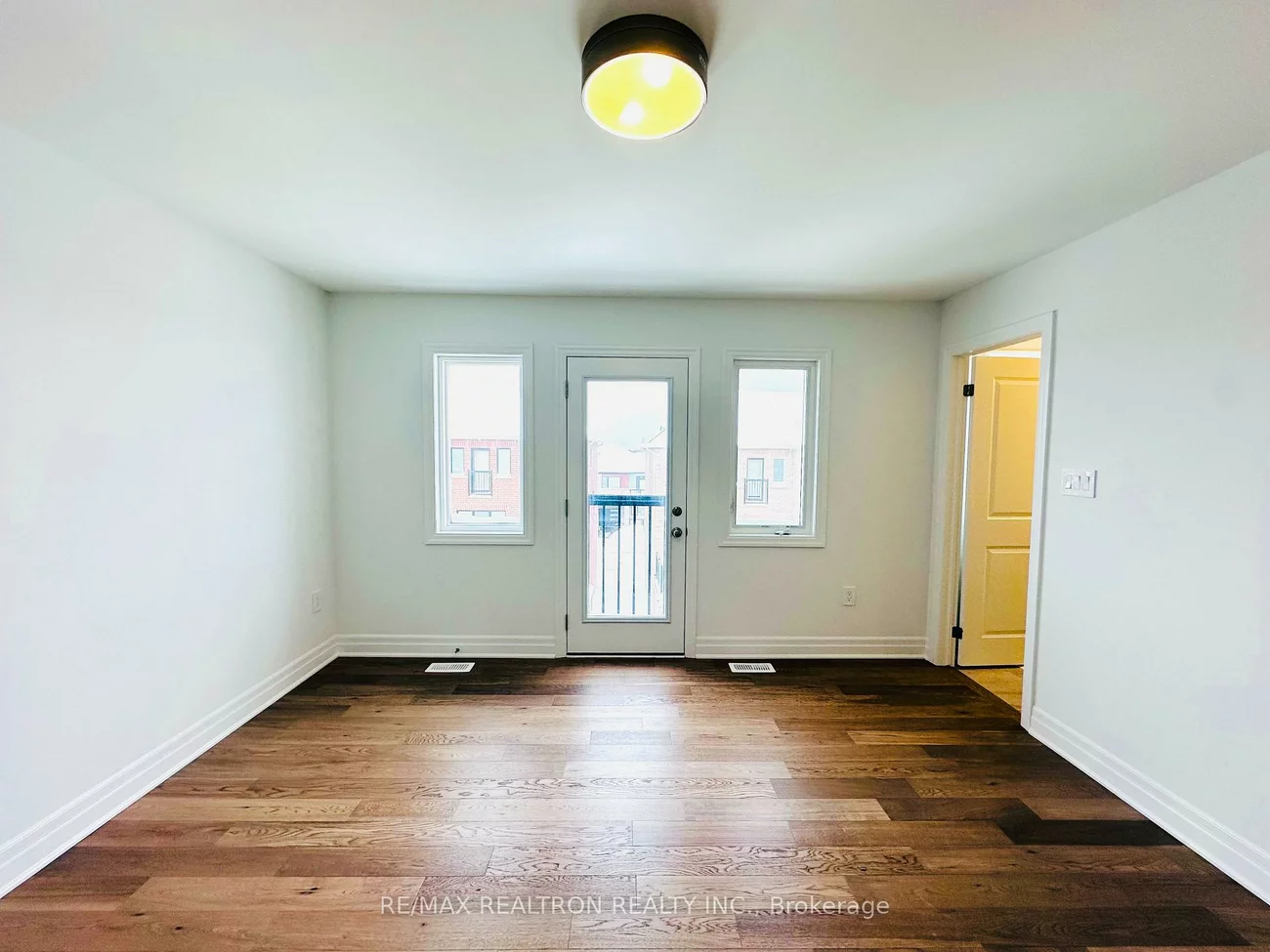 1291, Courtleigh, 1010 - JM Joshua Meadows, Oakville