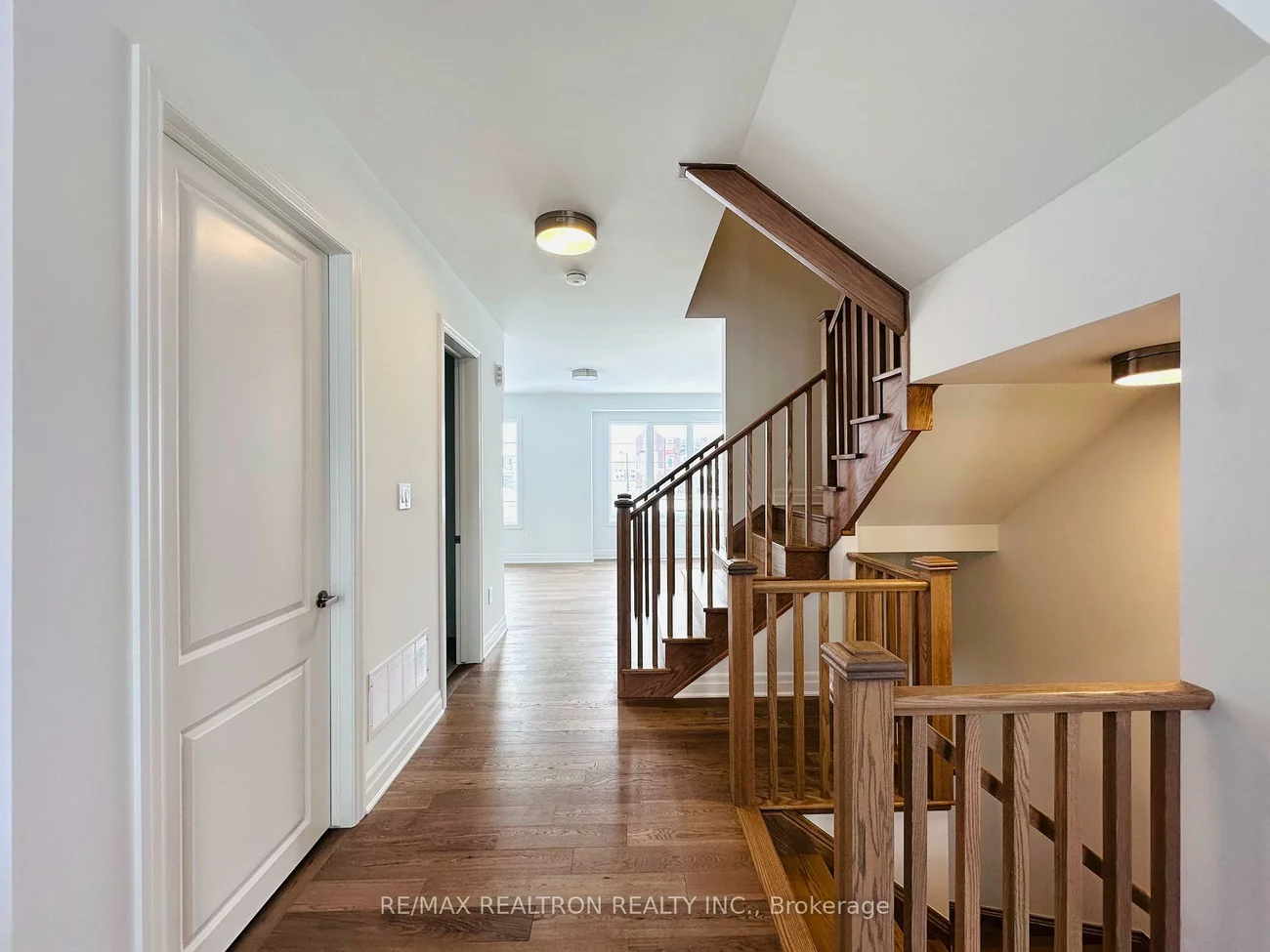 1291, Courtleigh, 1010 - JM Joshua Meadows, Oakville