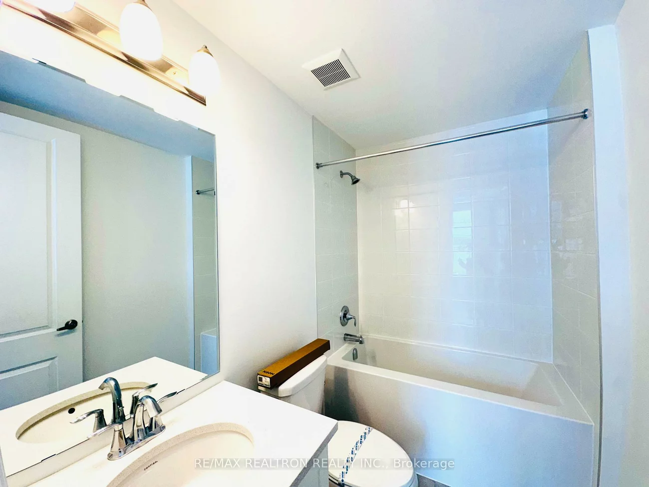 1291, Courtleigh, 1010 - JM Joshua Meadows, Oakville