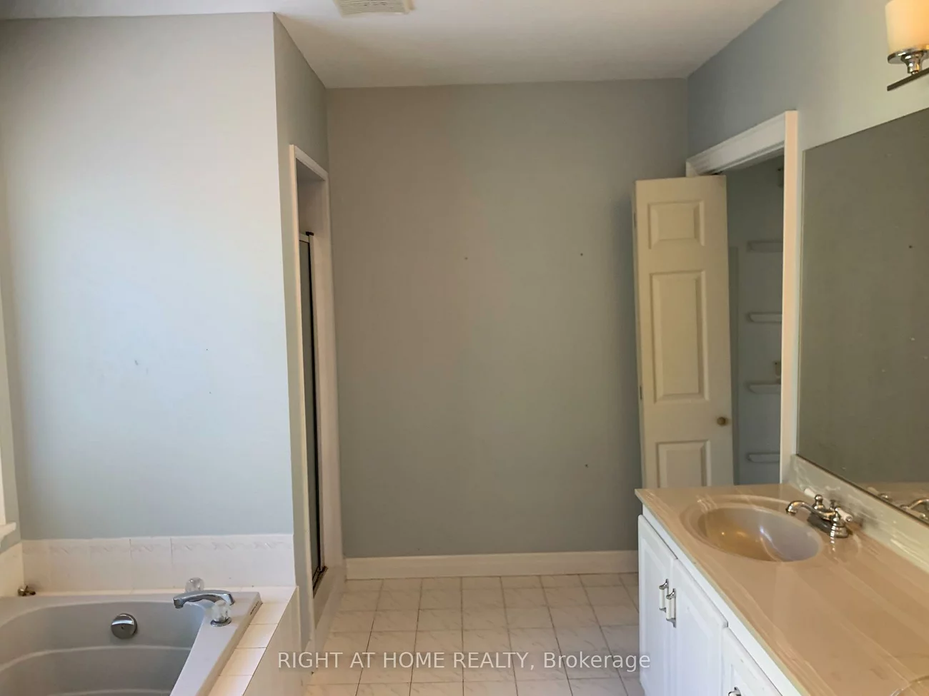 565, Wildwood, 1020 - WO West, Oakville