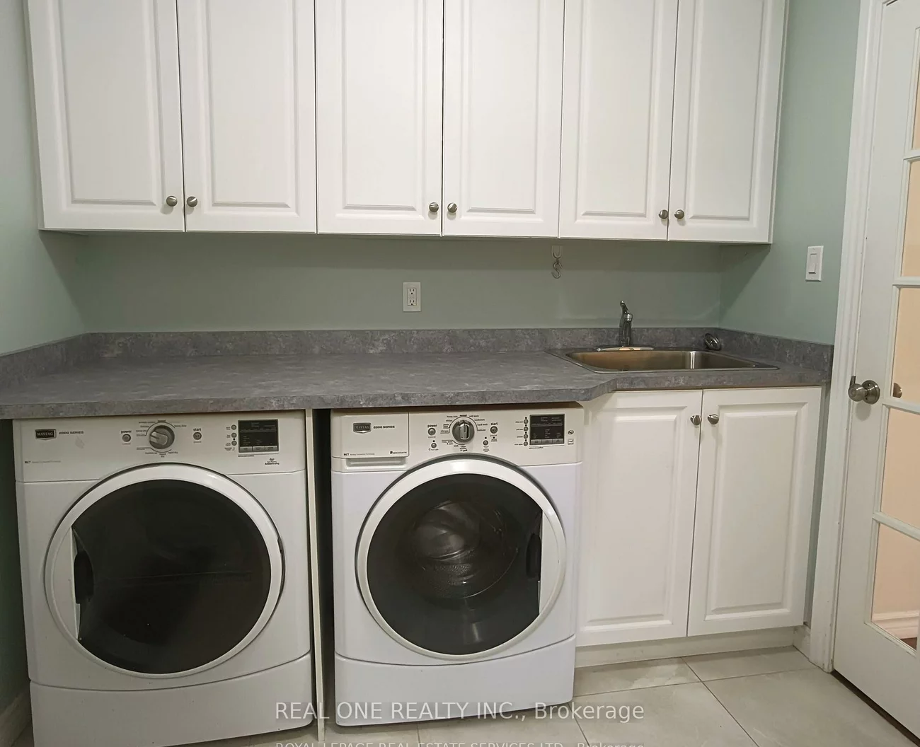 236, Ash Tree, 1006 - FD Ford, Oakville