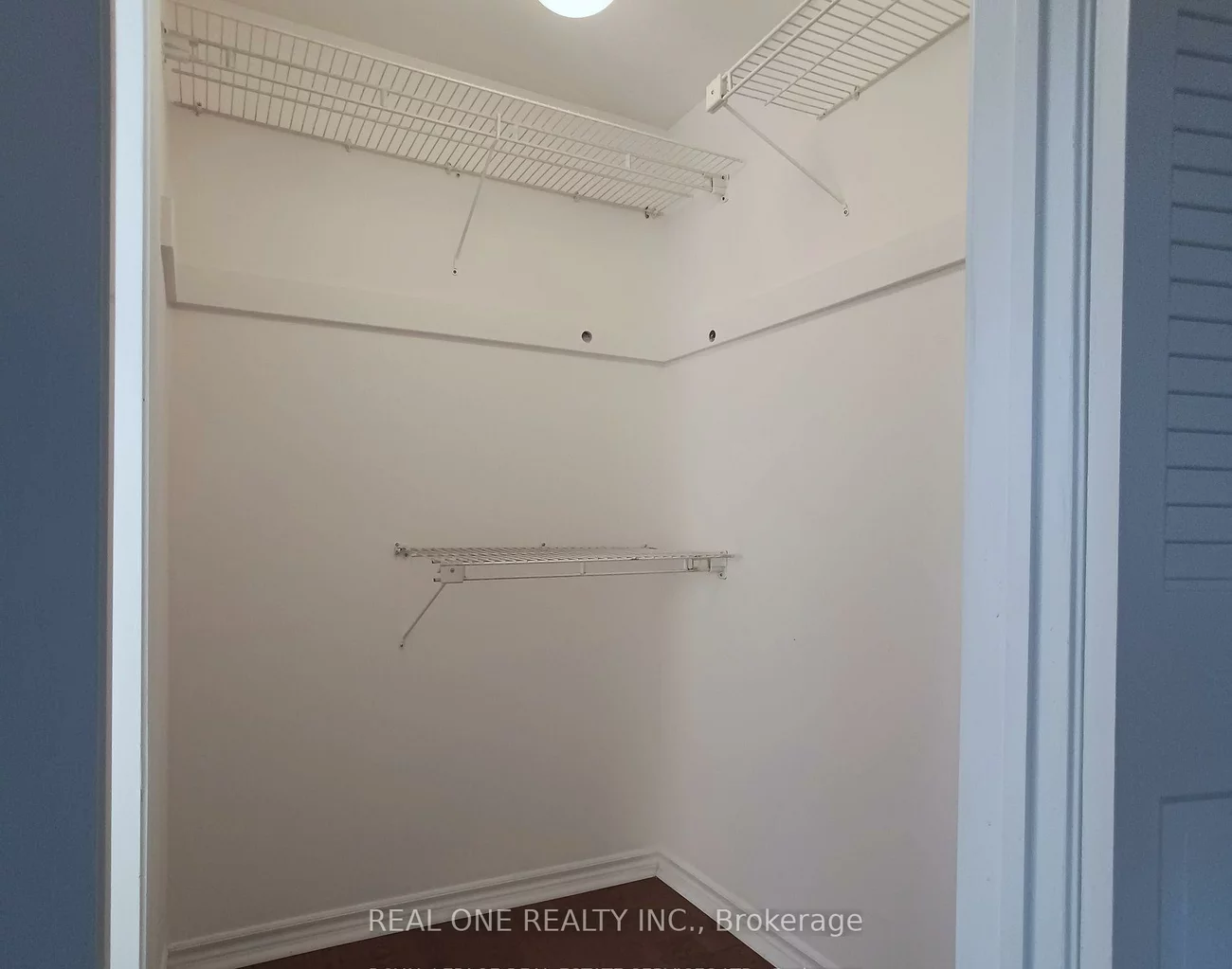 236, Ash Tree, 1006 - FD Ford, Oakville