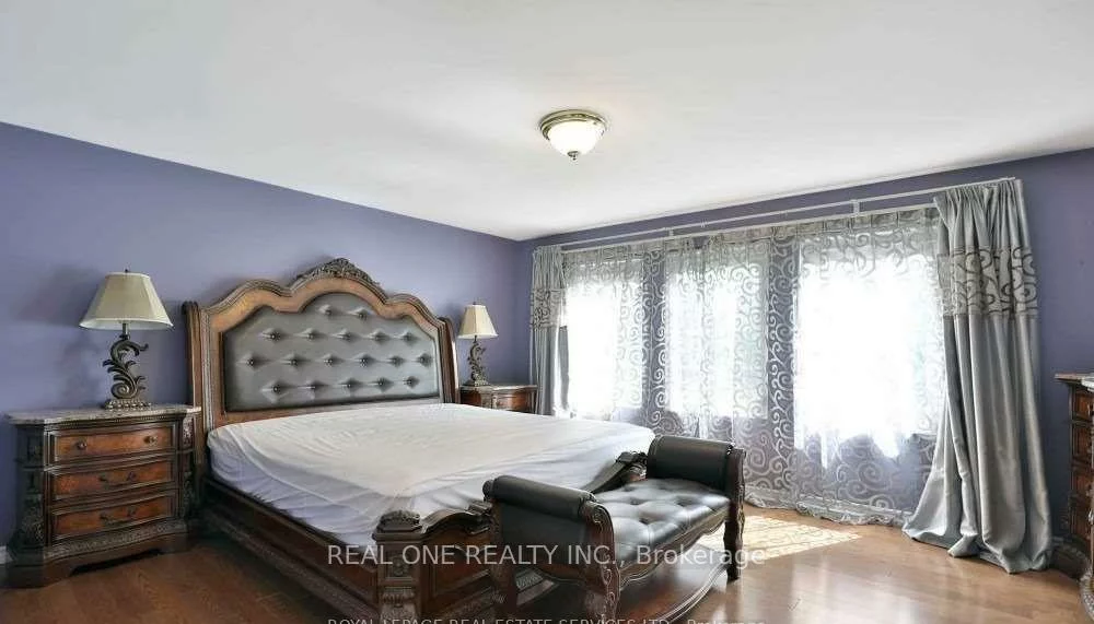 236, Ash Tree, 1006 - FD Ford, Oakville