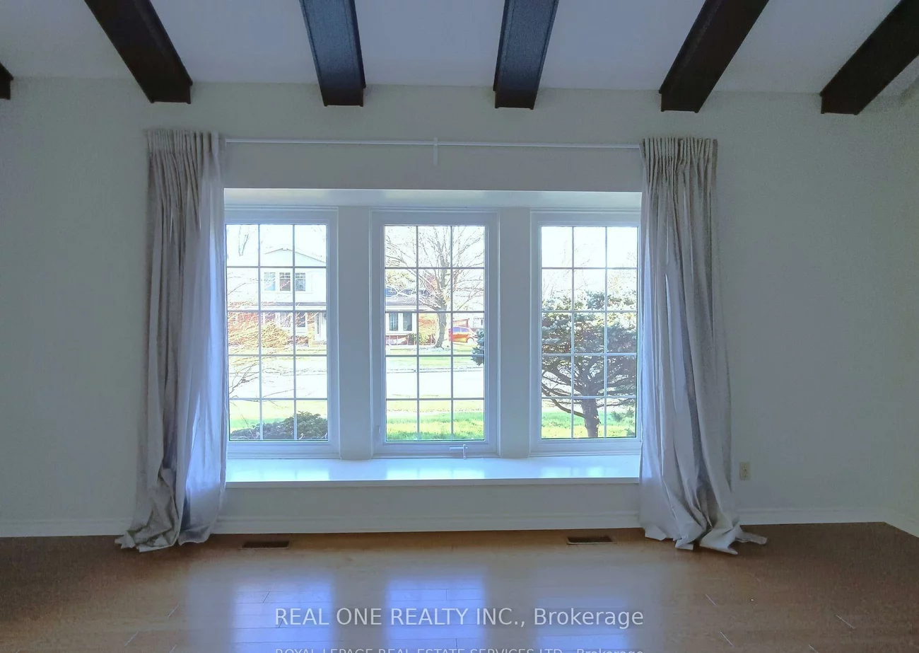 236, Ash Tree, 1006 - FD Ford, Oakville