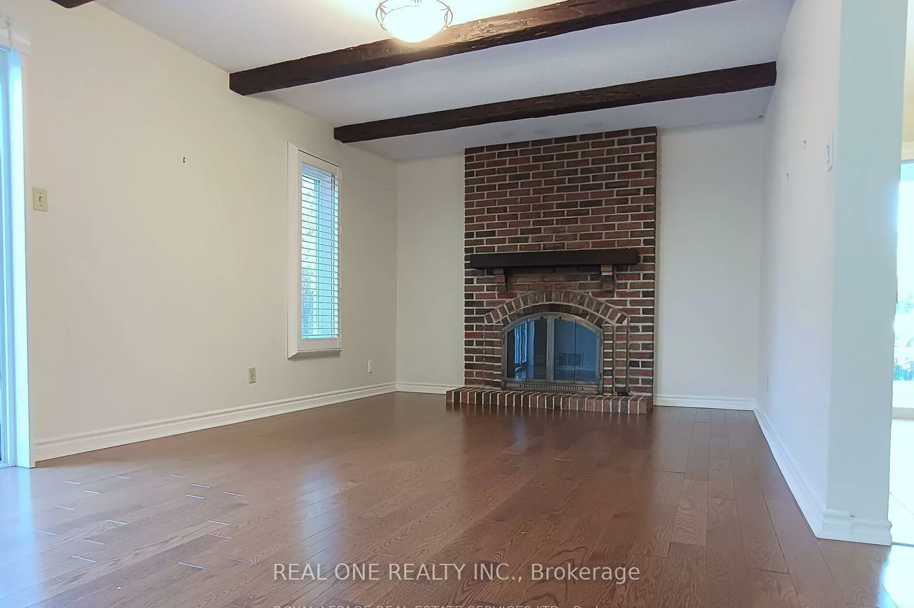 236, Ash Tree, 1006 - FD Ford, Oakville