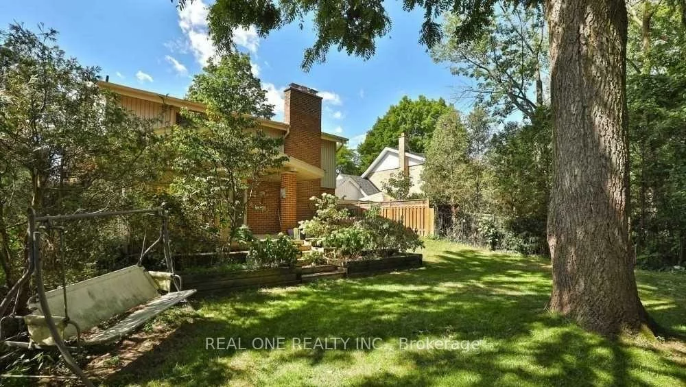 236, Ash Tree, 1006 - FD Ford, Oakville