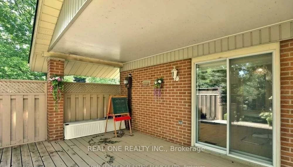 236, Ash Tree, 1006 - FD Ford, Oakville