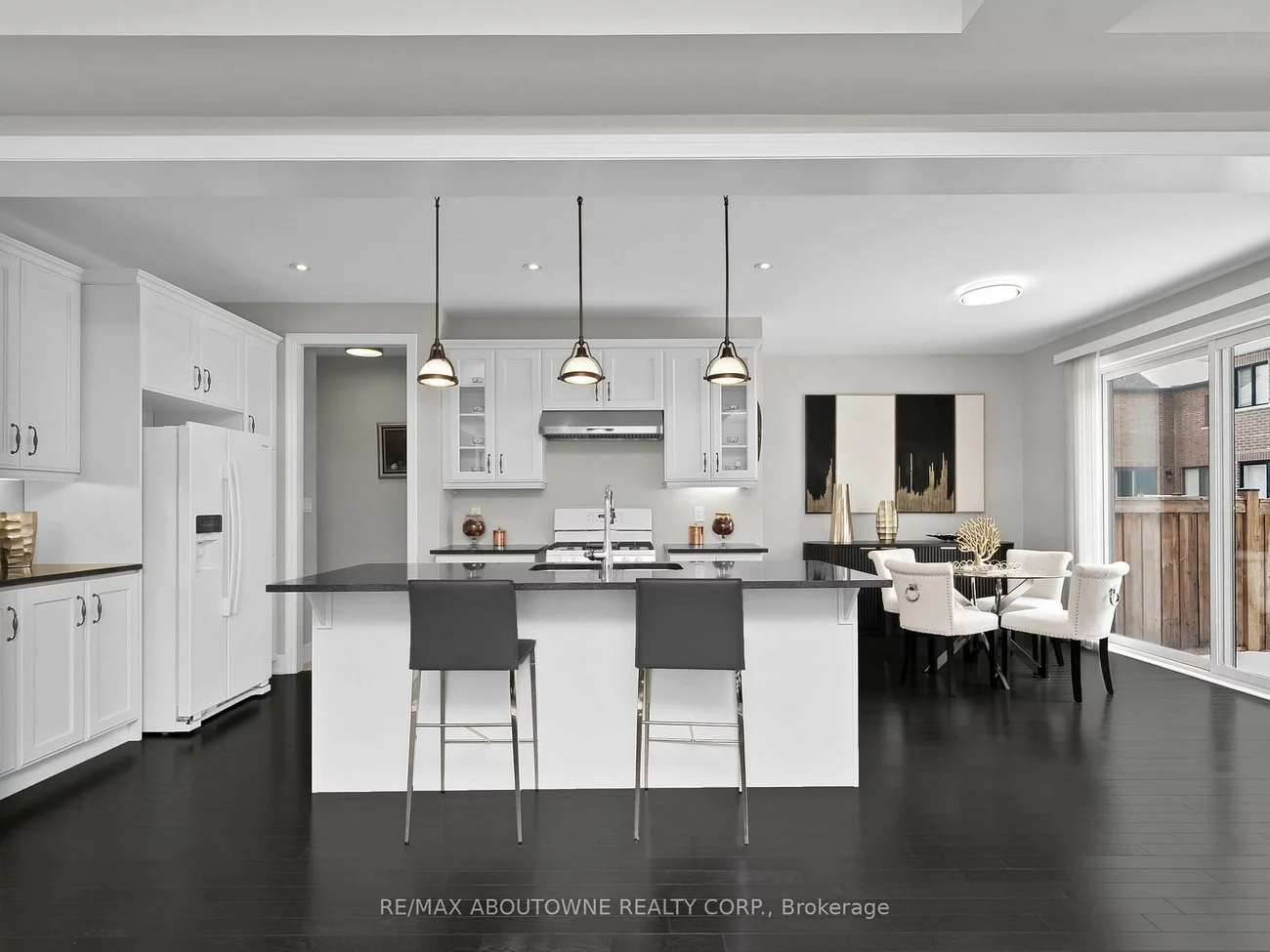 282, Bethpage, 1008 - GO Glenorchy, Oakville