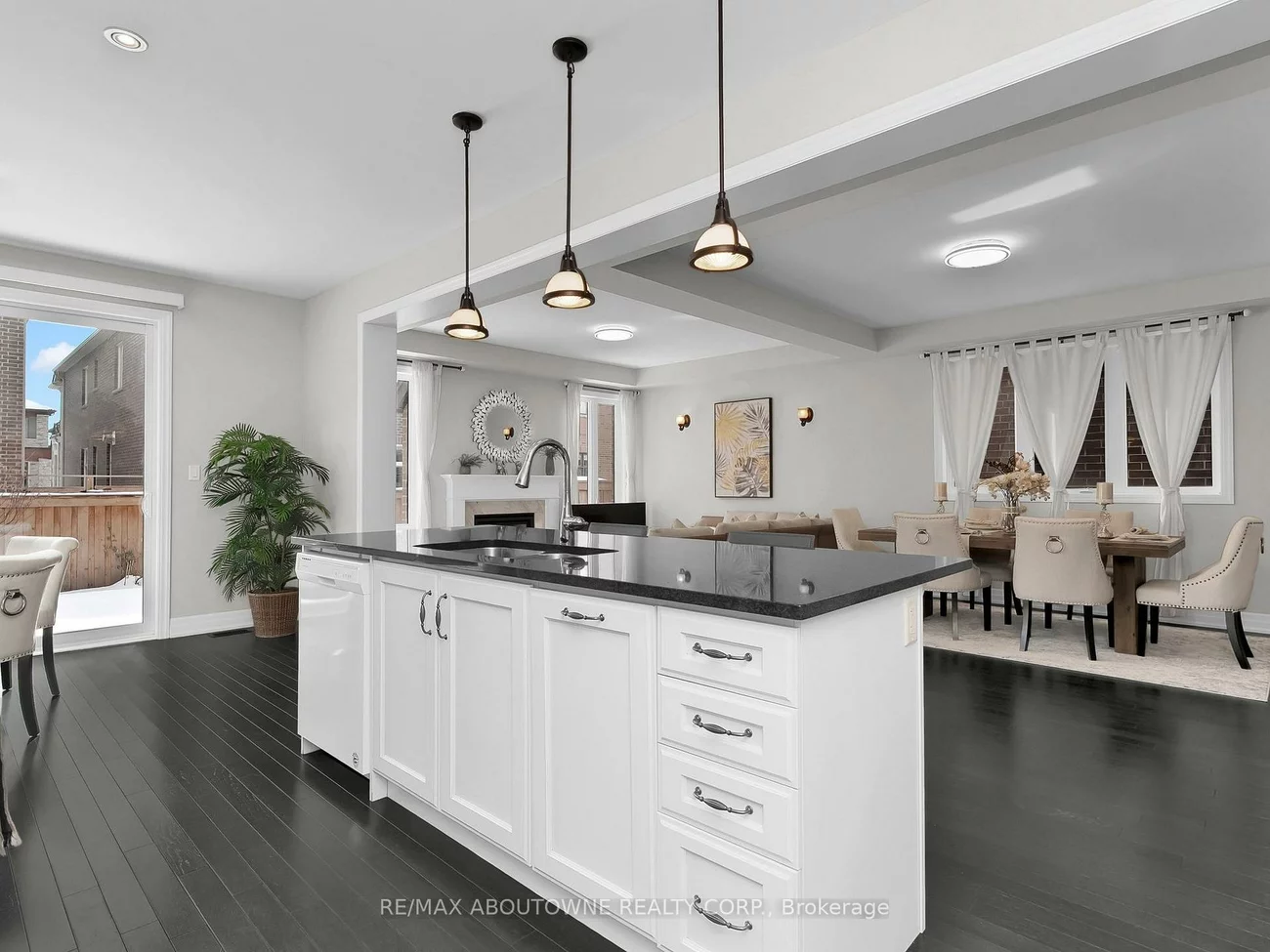 282, Bethpage, 1008 - GO Glenorchy, Oakville