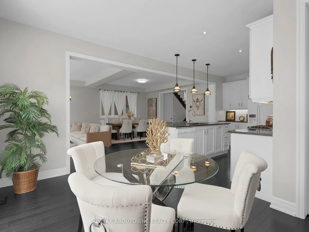 282, Bethpage, 1008 - GO Glenorchy, Oakville