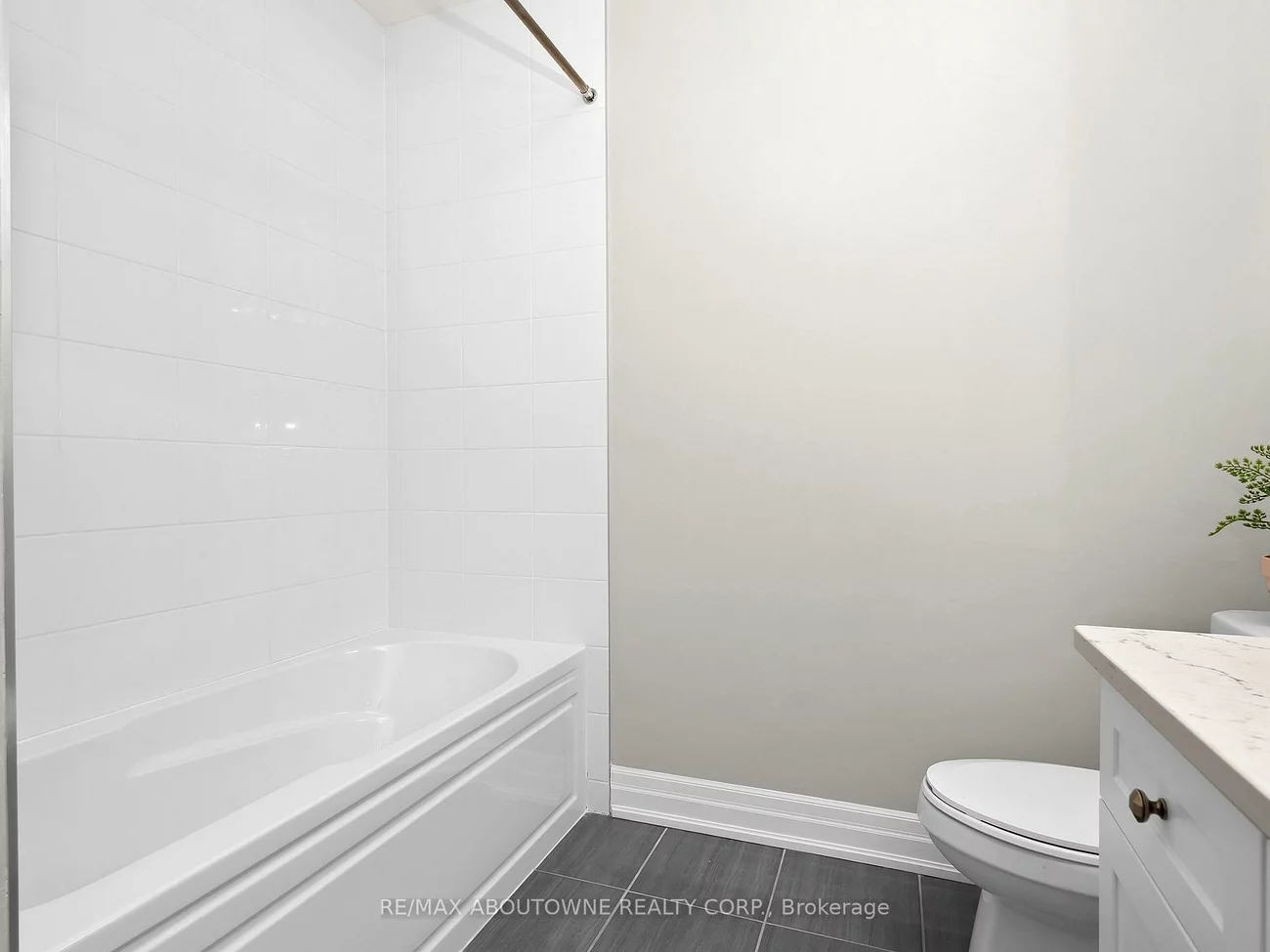 282, Bethpage, 1008 - GO Glenorchy, Oakville