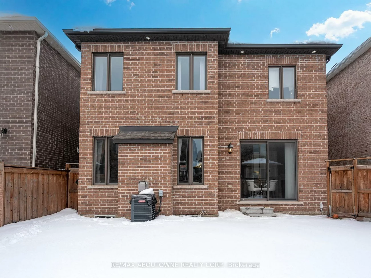 282, Bethpage, 1008 - GO Glenorchy, Oakville
