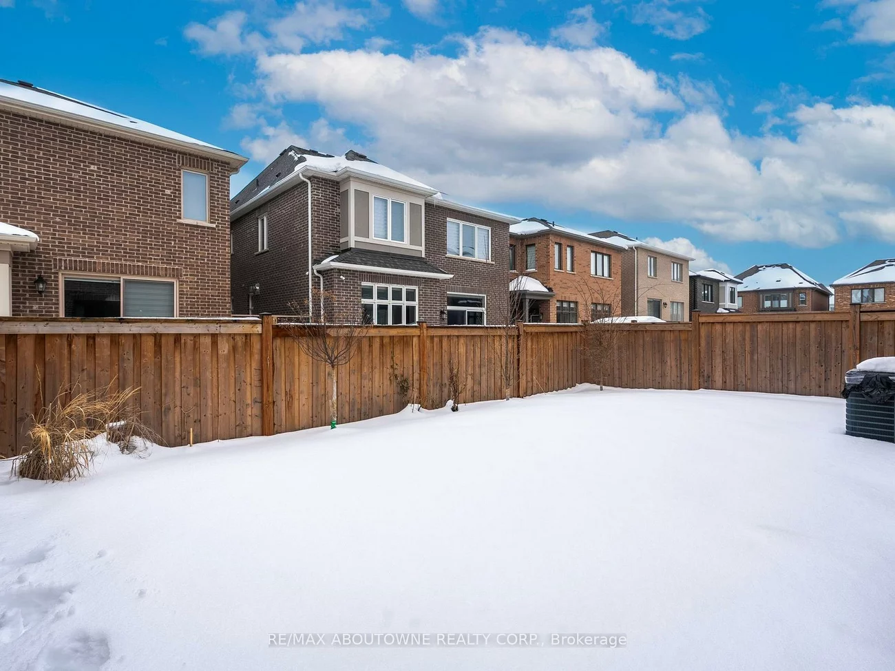 282, Bethpage, 1008 - GO Glenorchy, Oakville