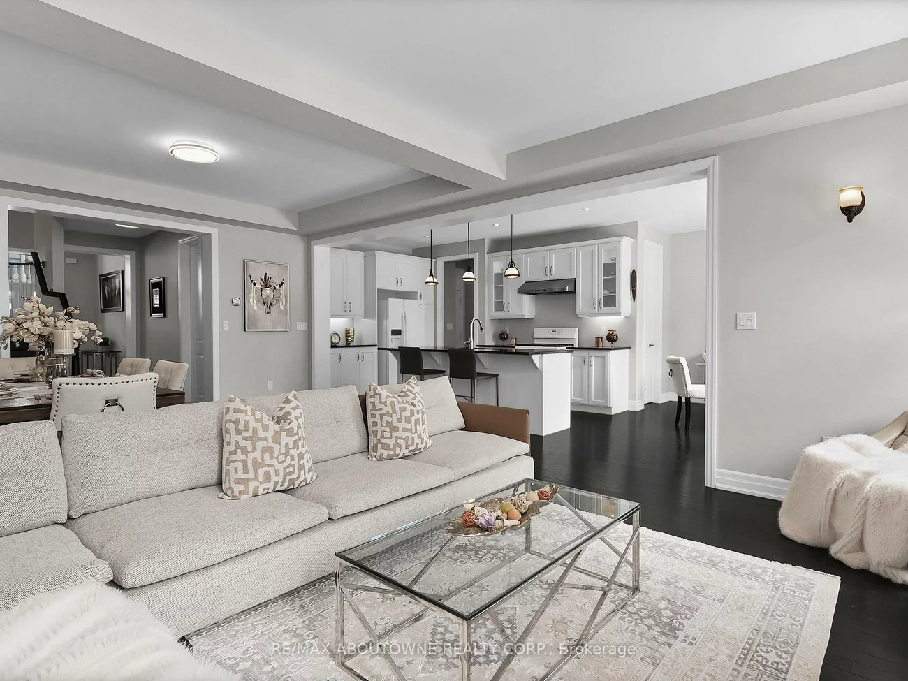 282, Bethpage, 1008 - GO Glenorchy, Oakville