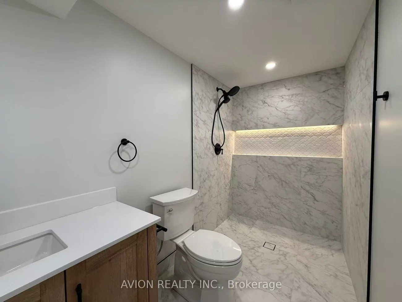 Bsmt 1438, Winterbourne, 1004 - CV Clearview, Oakville