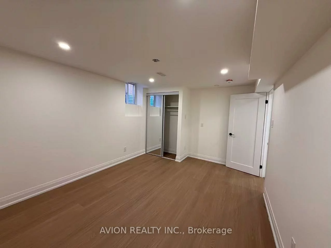 Bsmt 1438, Winterbourne, 1004 - CV Clearview, Oakville