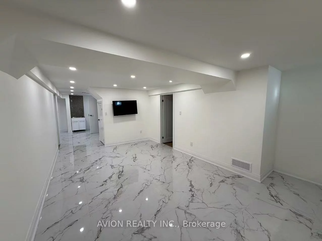 Bsmt 1438, Winterbourne, 1004 - CV Clearview, Oakville