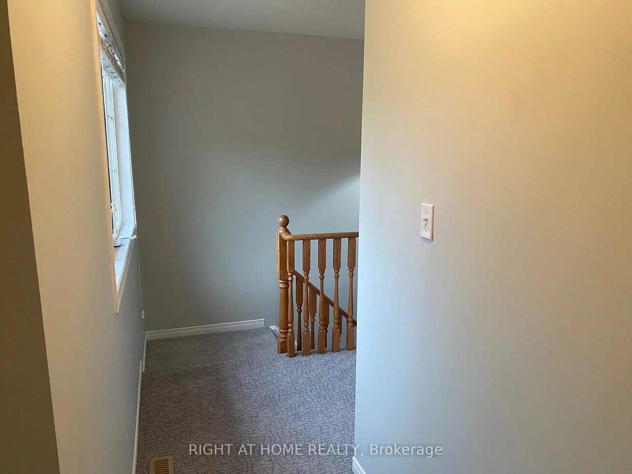 2351, Newcastle, 1022 - WT West Oak Trails, Oakville