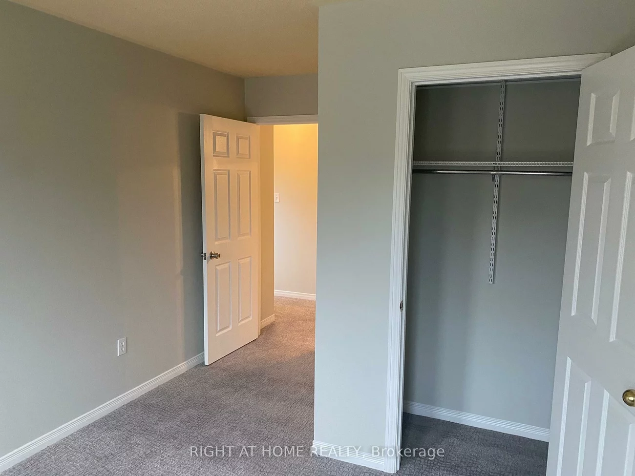 2351, Newcastle, 1022 - WT West Oak Trails, Oakville