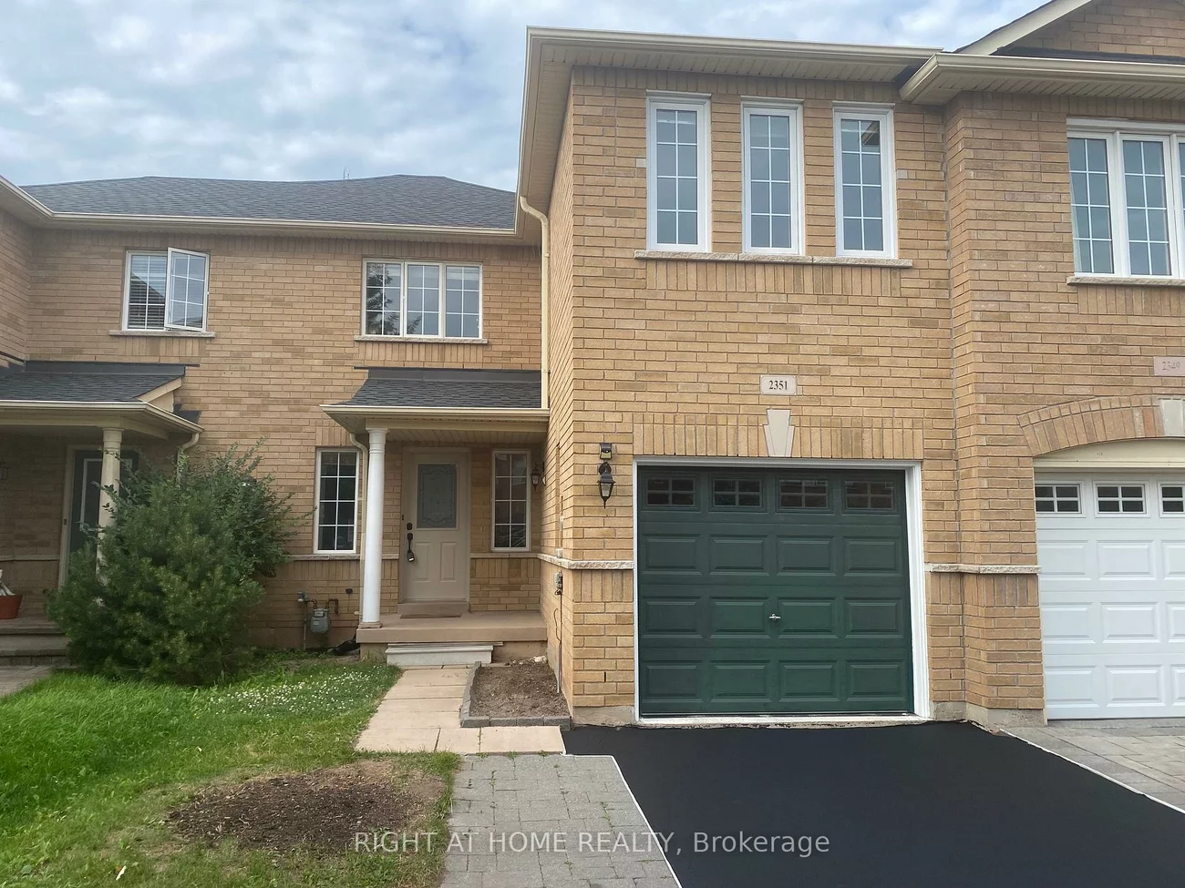 2351, Newcastle, 1022 - WT West Oak Trails, Oakville