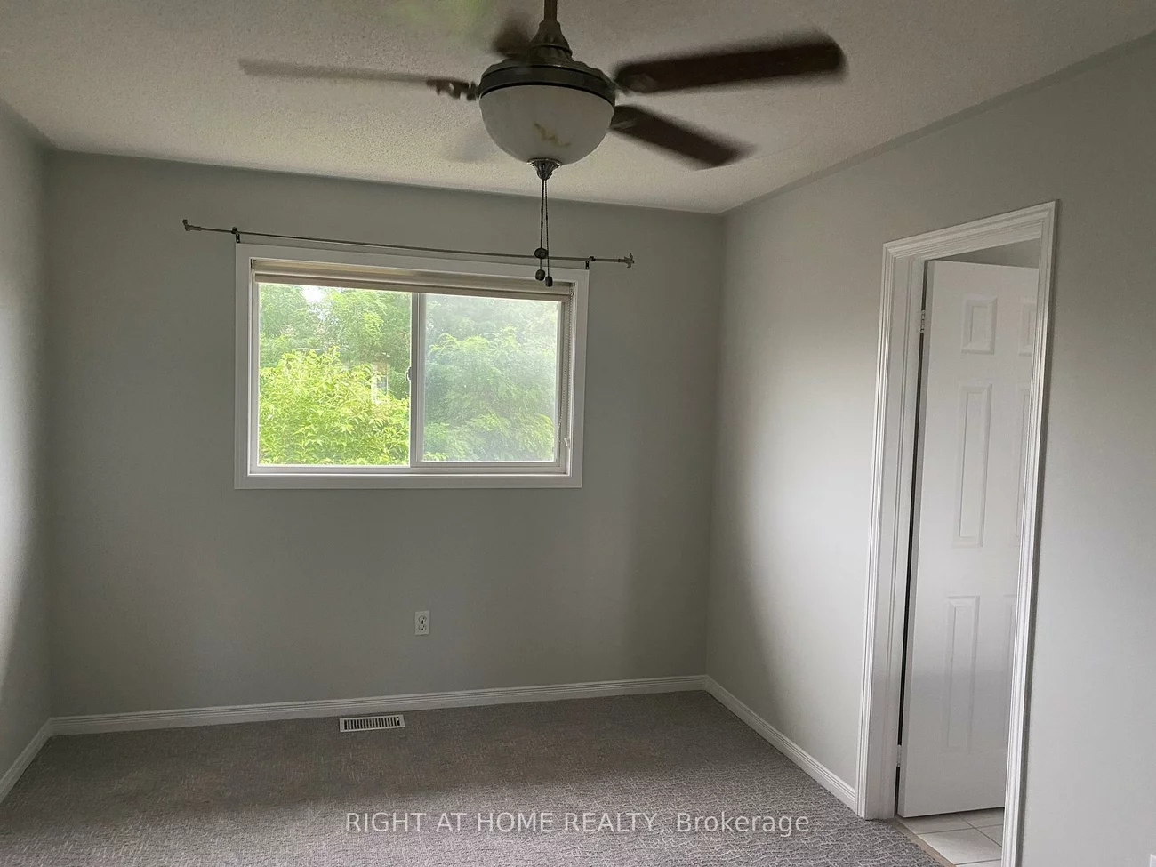 2351, Newcastle, 1022 - WT West Oak Trails, Oakville