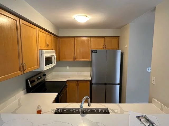 2351, Newcastle, 1022 - WT West Oak Trails, Oakville