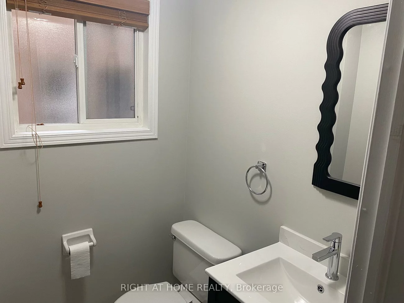 2351, Newcastle, 1022 - WT West Oak Trails, Oakville