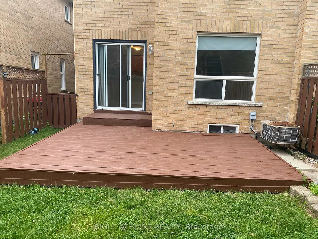 2351, Newcastle, 1022 - WT West Oak Trails, Oakville