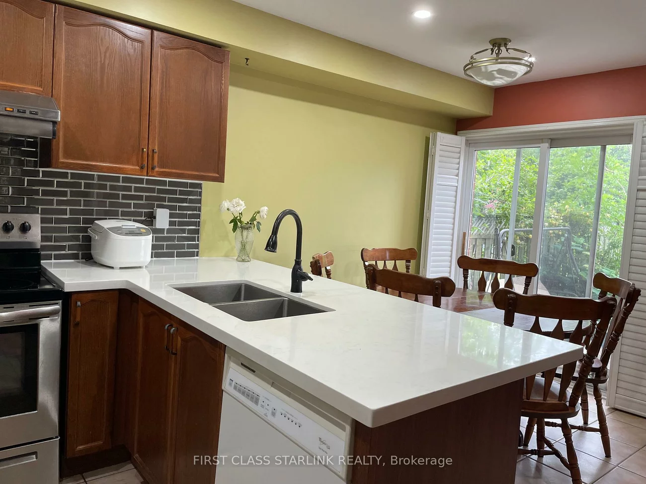 461, Pondview, 1018 - WC Wedgewood Creek, Oakville
