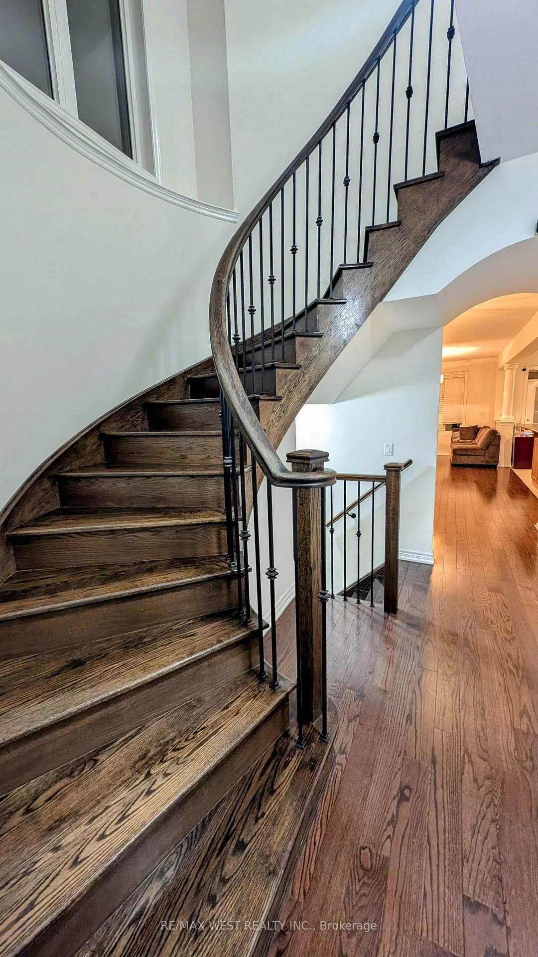 3063, Isaac, 1008 - GO Glenorchy, Oakville