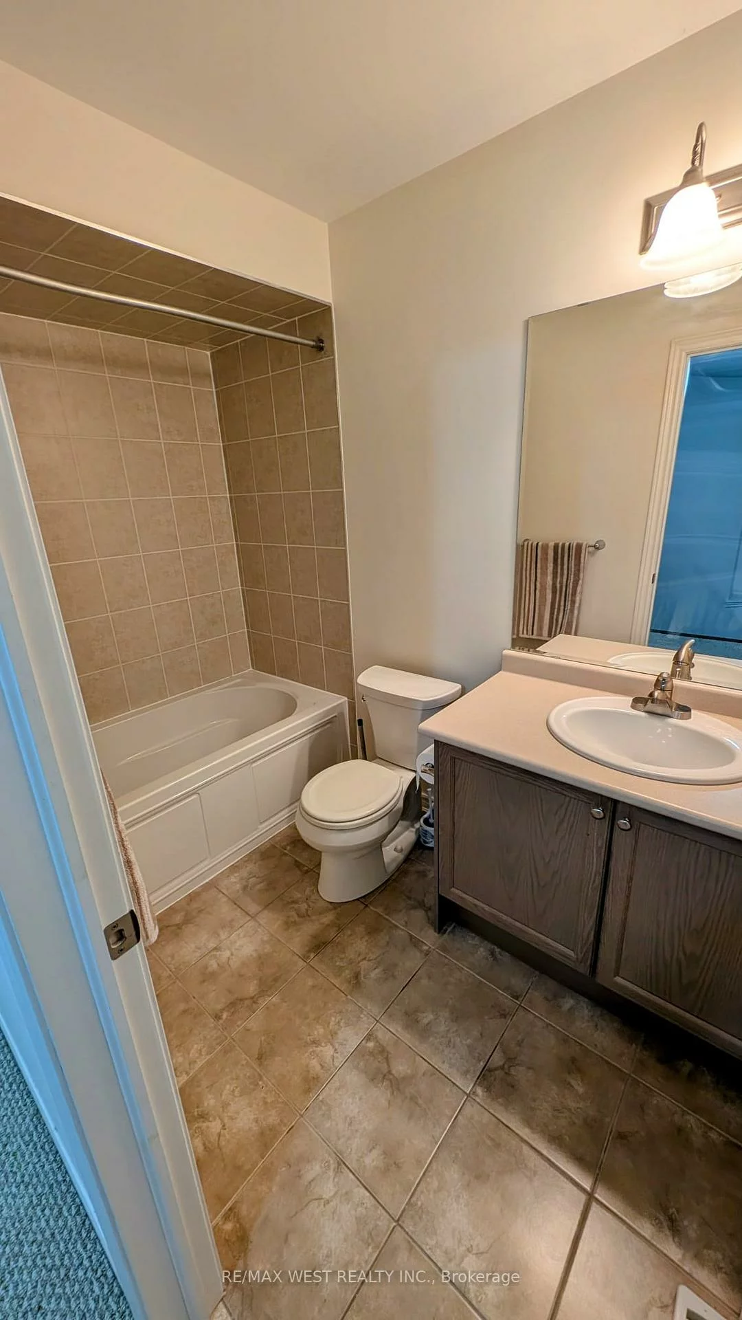 3063, Isaac, 1008 - GO Glenorchy, Oakville