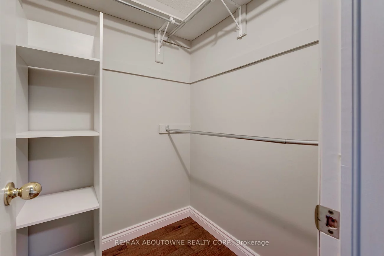 1154, Glen Valley, 1022 - WT West Oak Trails, Oakville