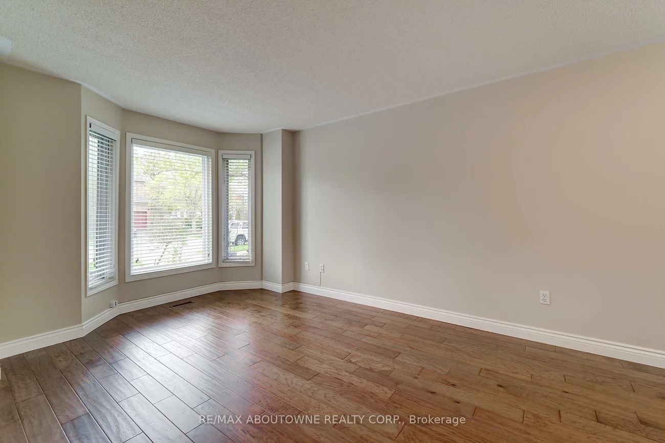 1154, Glen Valley, 1022 - WT West Oak Trails, Oakville