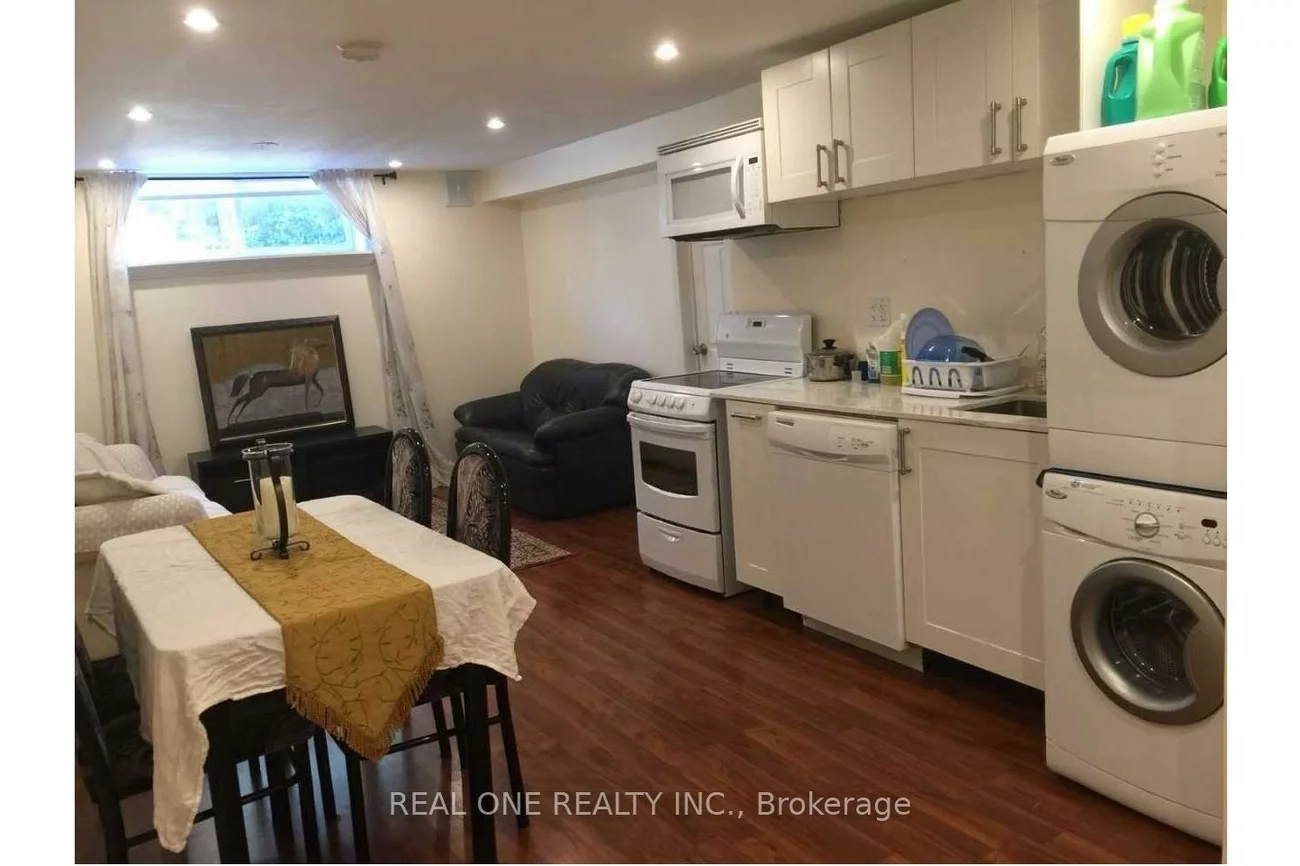 58, Sewell, 1003 - CP College Park, Oakville