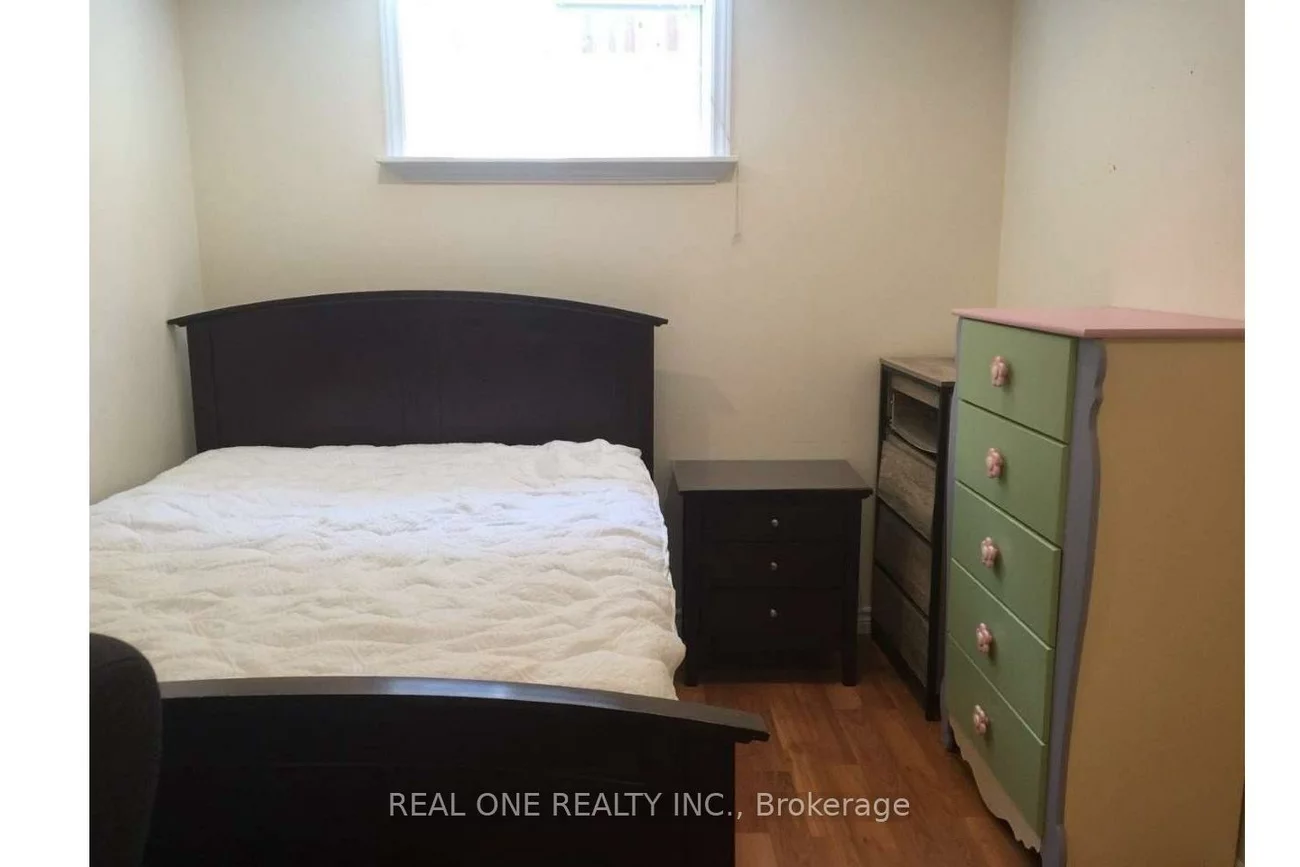 58, Sewell, 1003 - CP College Park, Oakville