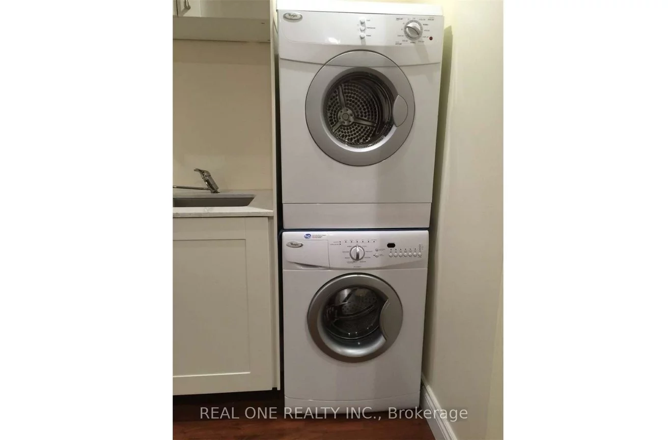 58, Sewell, 1003 - CP College Park, Oakville