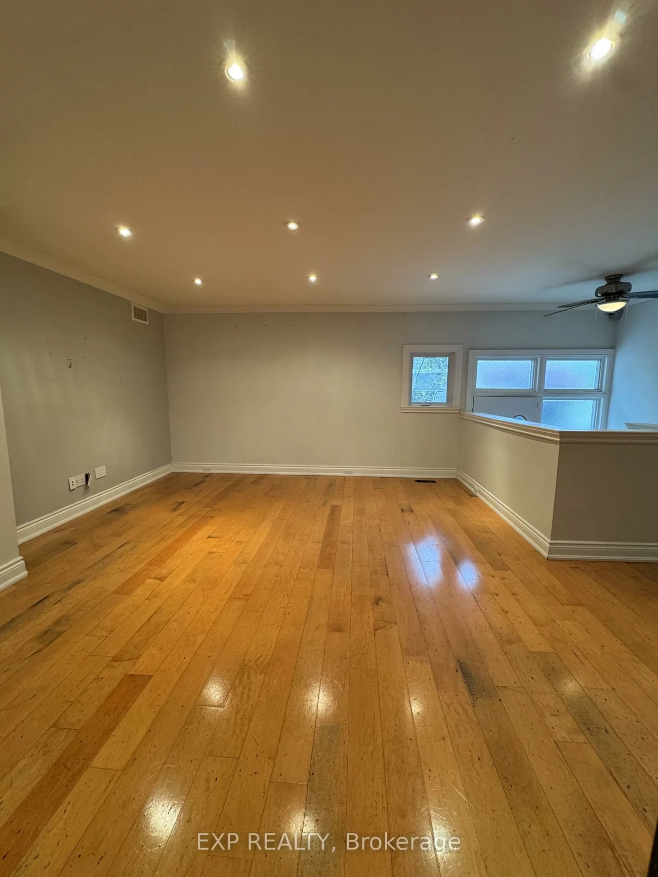 1175, Pinegrove, 1020 - WO West, Oakville