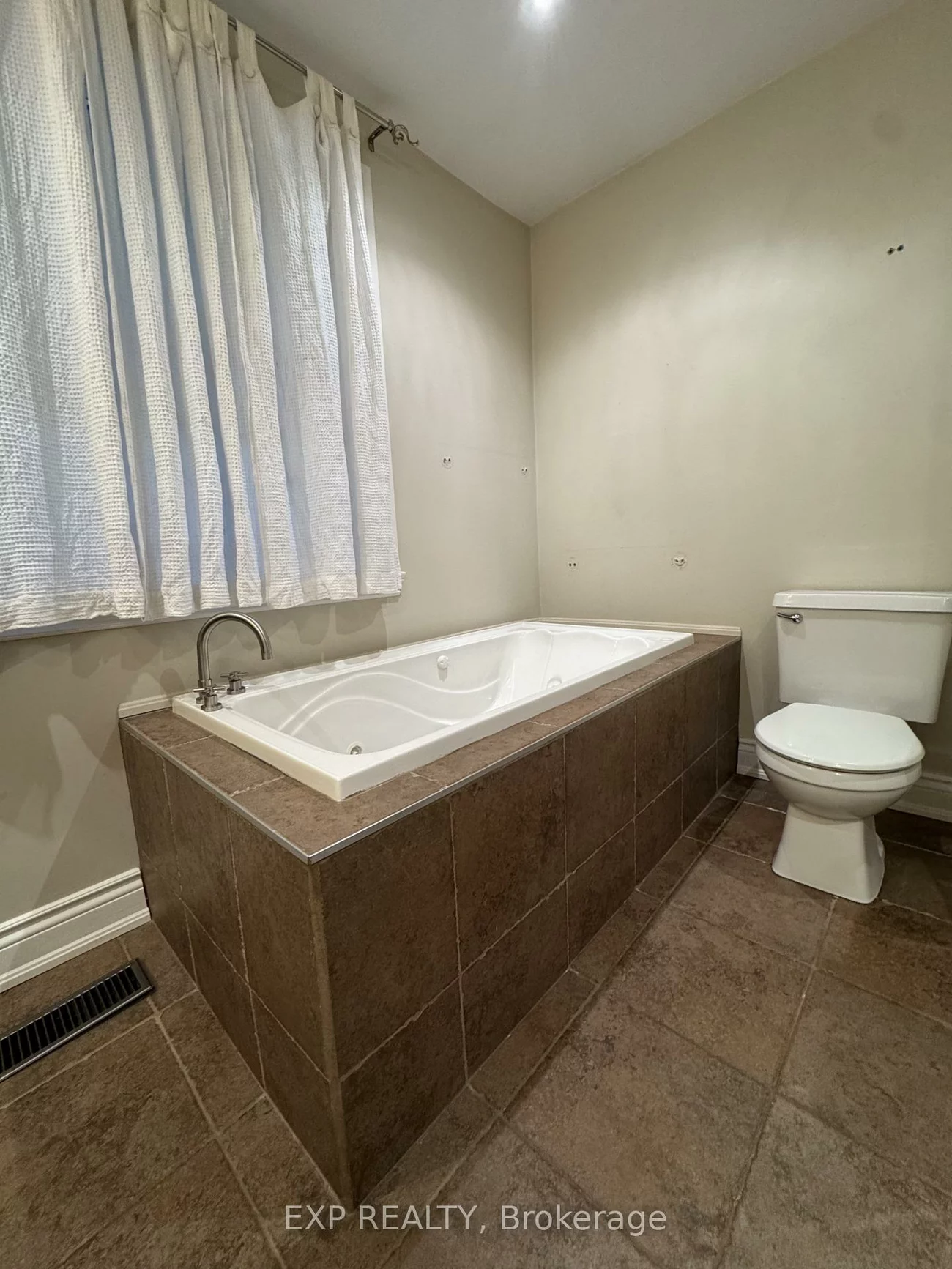 1175, Pinegrove, 1020 - WO West, Oakville