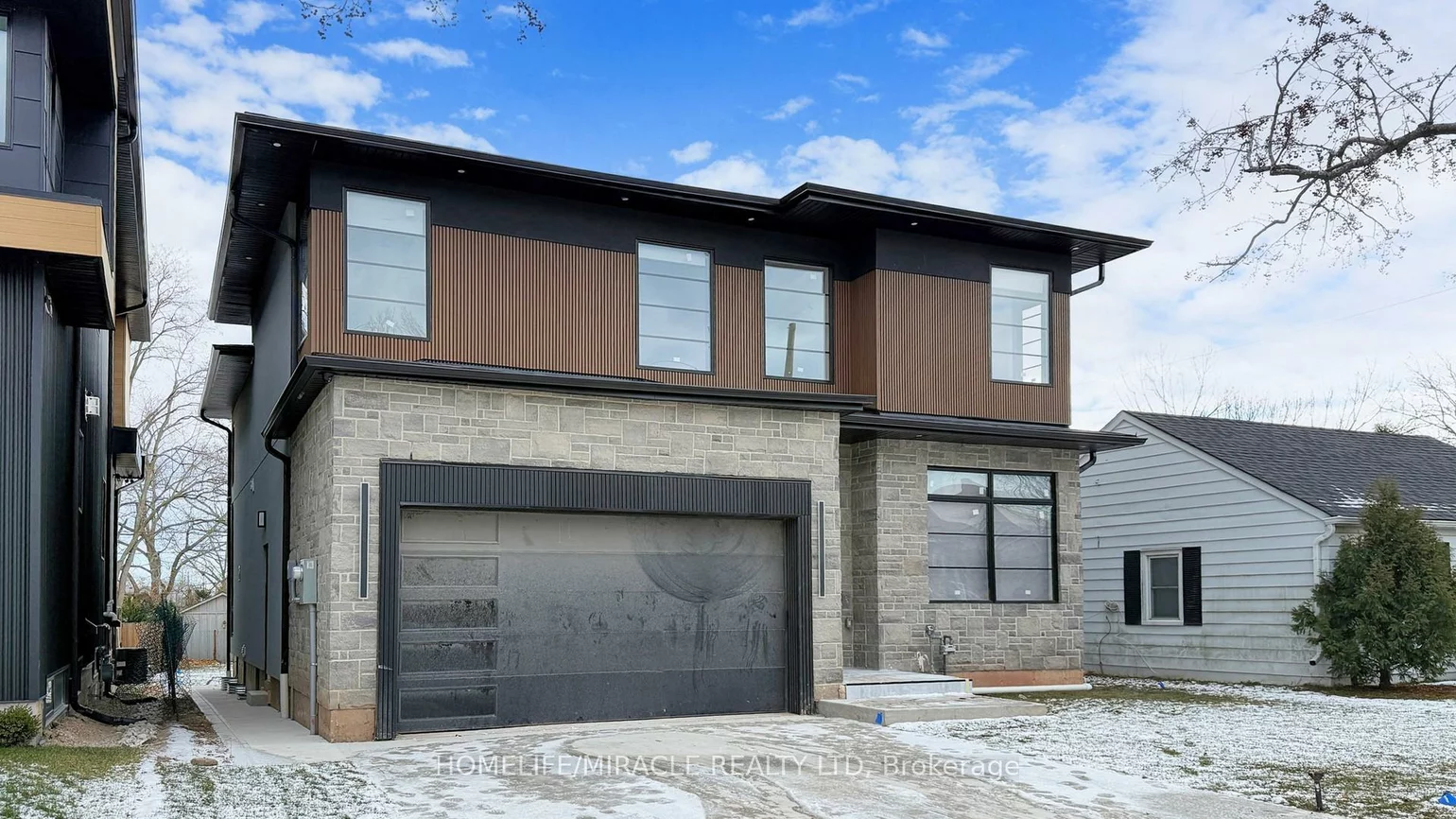 150, Stewart, 1002 - CO Central, Oakville