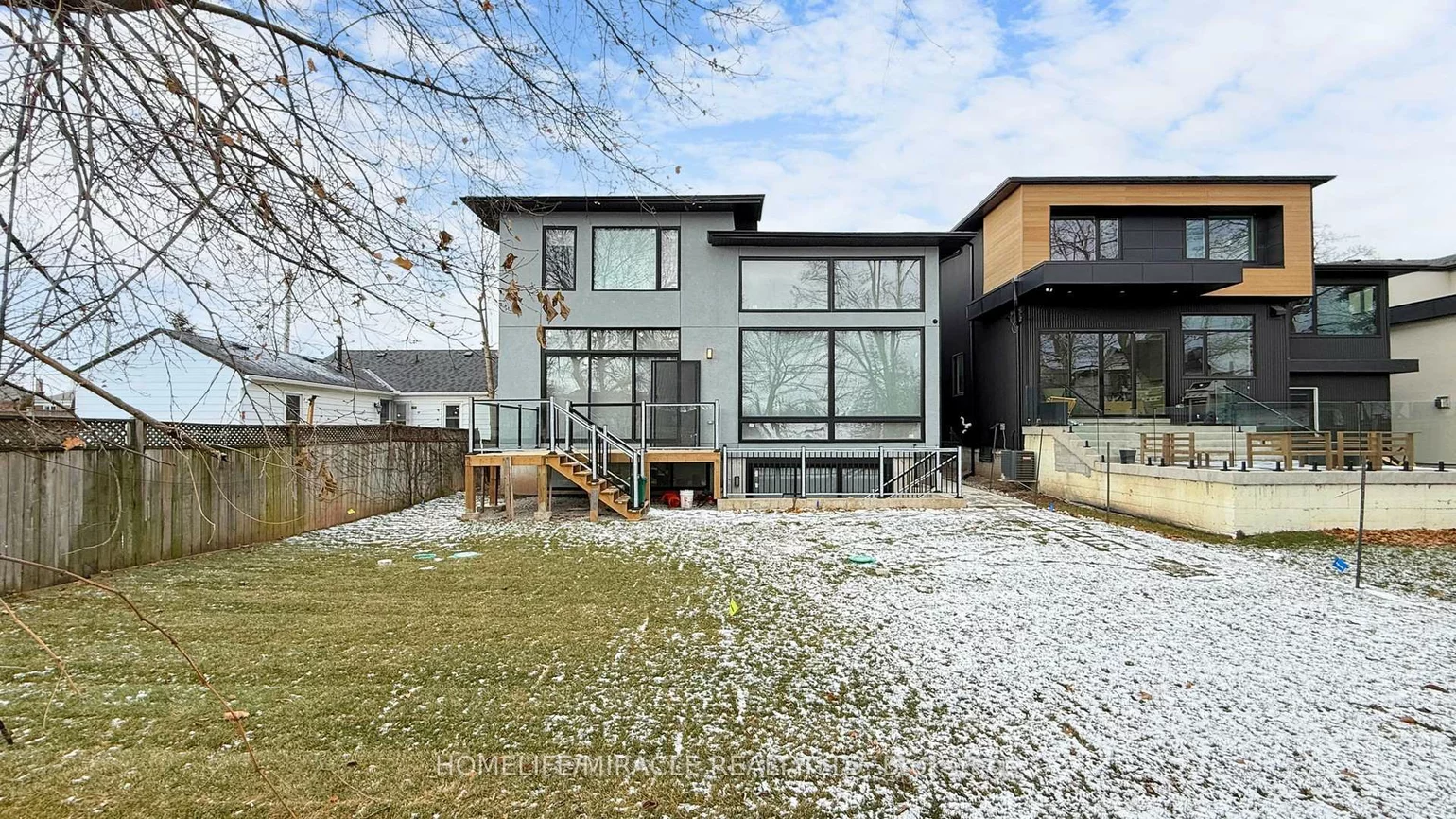 150, Stewart, 1002 - CO Central, Oakville
