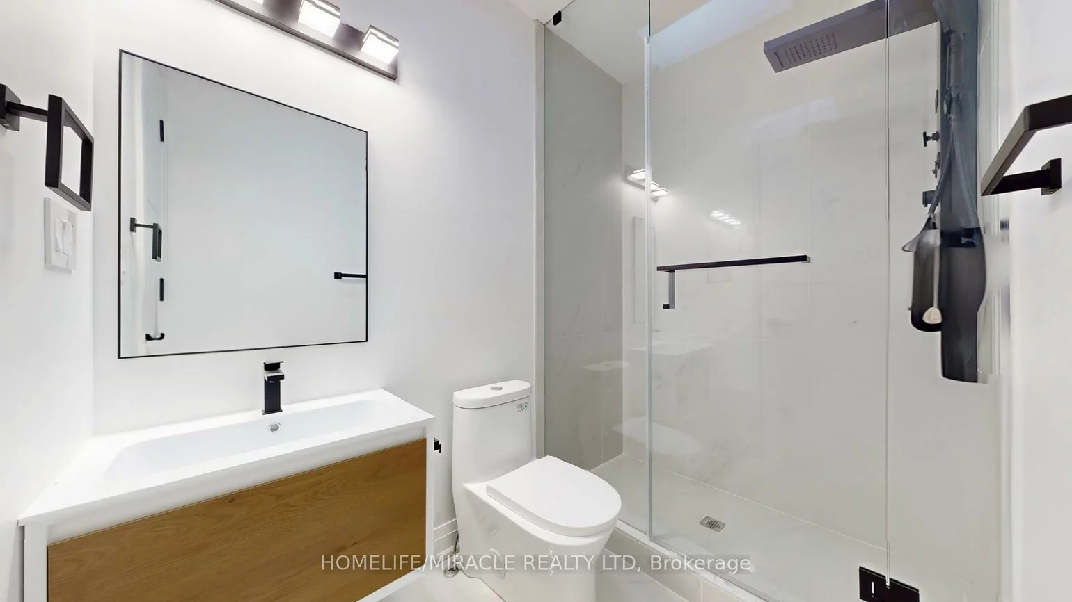 150, Stewart, 1002 - CO Central, Oakville